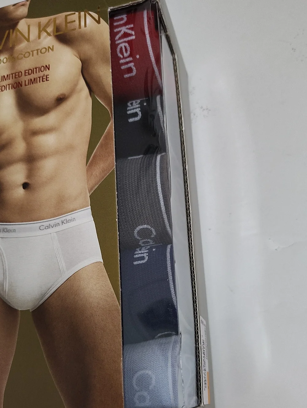 Classic Fit Calvin Klein Men's Briefs - Bonus Pack  5+1 - Size S 28-30